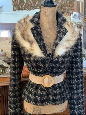 Vintage 50's-inspired Tweed Blazer with Removeable Fur Collar
